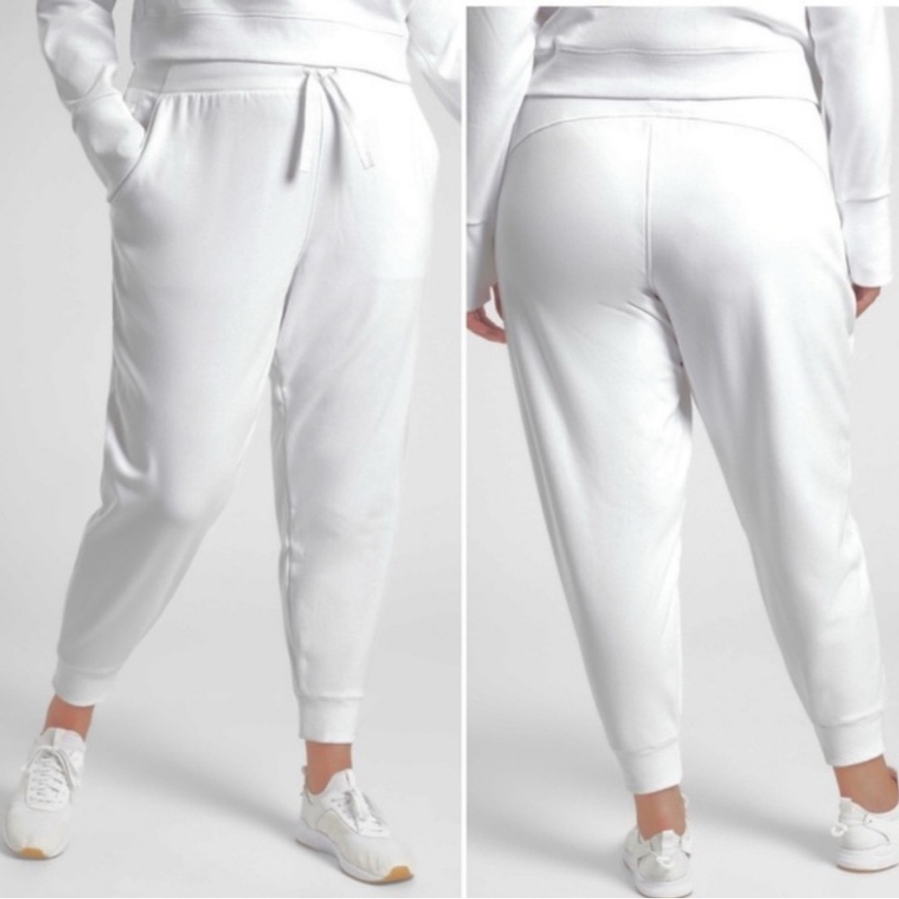 NWT Athleta Truimph White Jogger Size 3X